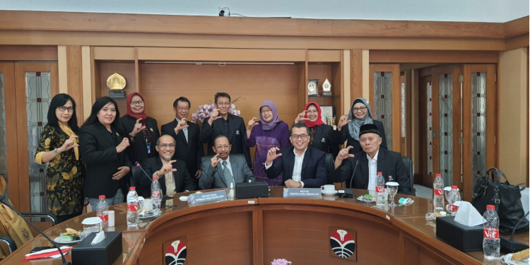 Kunjungan Kerja Panitia Kerja Penghargaan Purnabakti Profesor Universitas Sebelas Maret